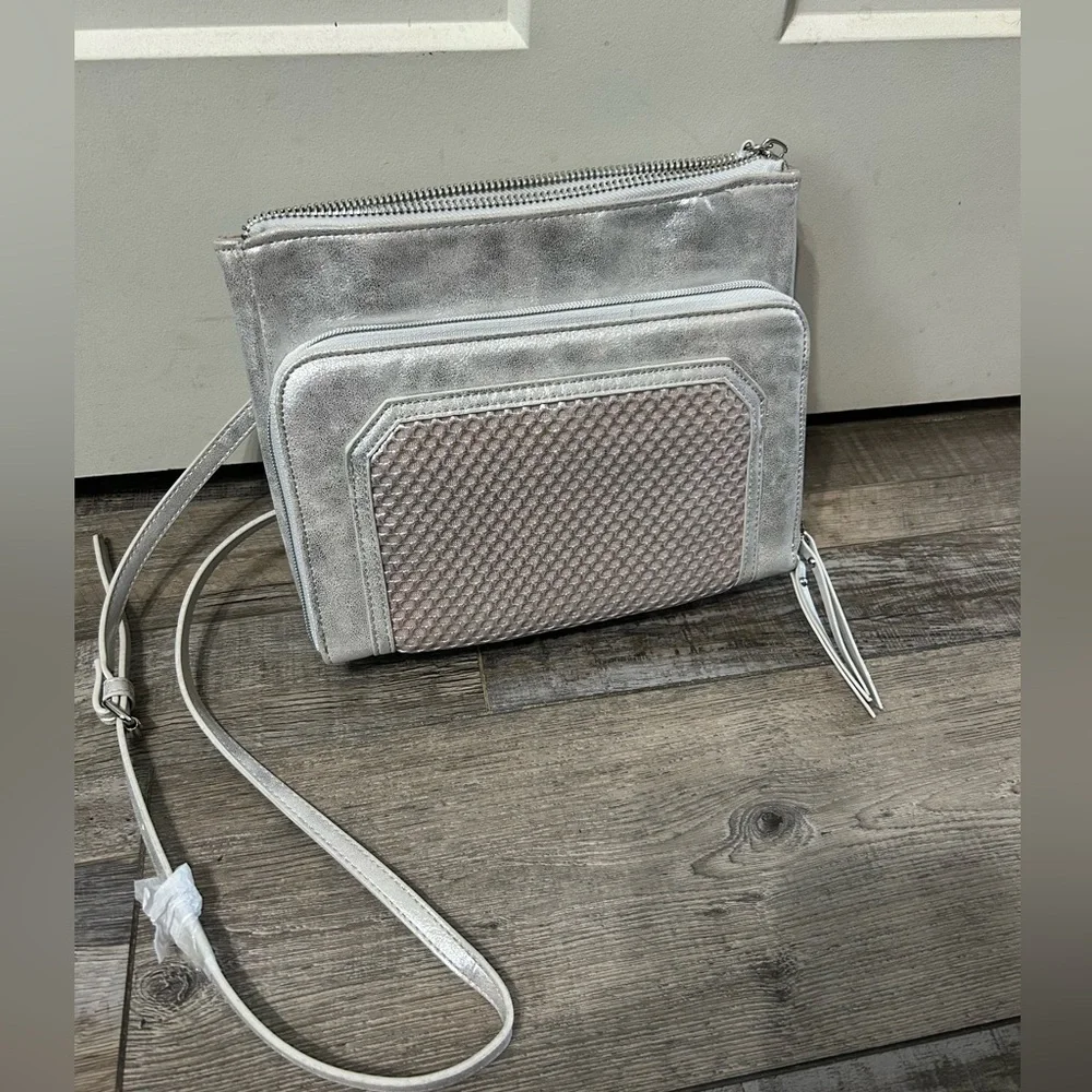 Steven by Steve Madden Crossbody Metallic sliver purse
